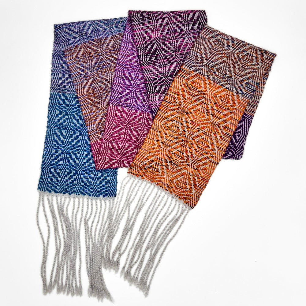 Close up of the Jitterbug scarf