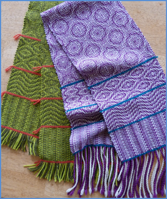  Shadow Weave table runner pattern by Dorothy Tuthill.